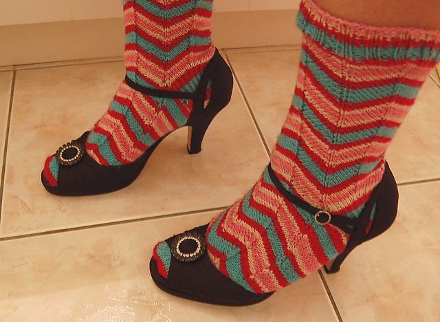 Jaywalker free crochet pattern by Grumperina