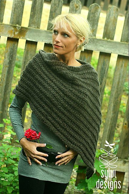 Katniss Poncho free crochet pattern by Sylvi Designs