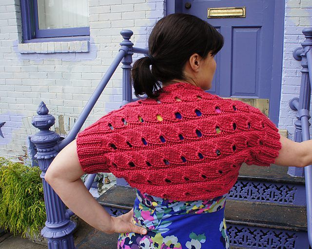 Chickadee Shrug free crochet pattern by Tanis Gray