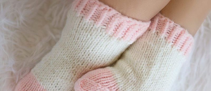 Cozy Slipper Socks free crochet pattern by Alnaar Harnish